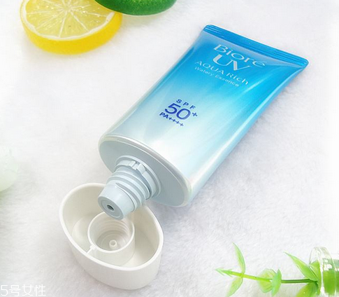 防曬霜兩年了還能用嗎？防曬霜可以用兩年嗎？