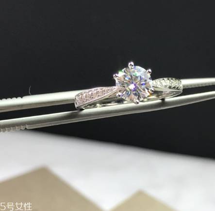 鉆戒四爪好還是六爪好？鉆戒六爪和四爪區別