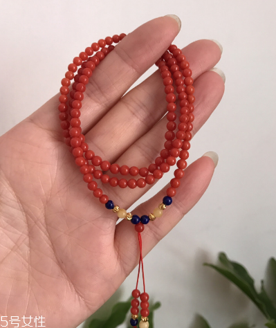 紅珊瑚手鏈真假鑒別 怎樣辨別紅珊瑚手鏈的真假？