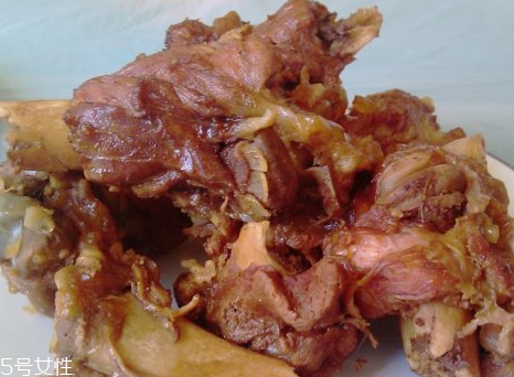鹿肉和牛肉哪個好？鹿肉和牛肉哪個好吃些？