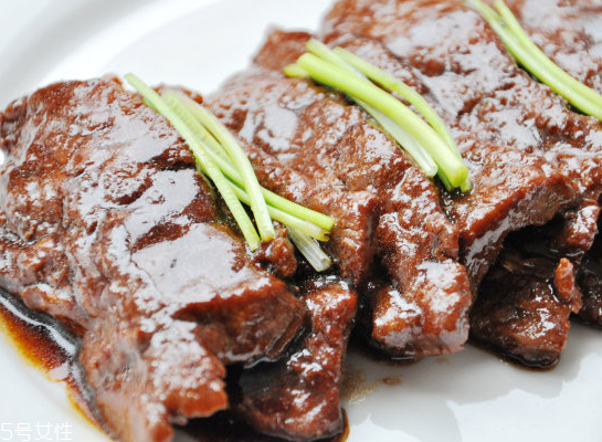 鹿肉和牛肉哪個好？鹿肉和牛肉哪個好吃些？