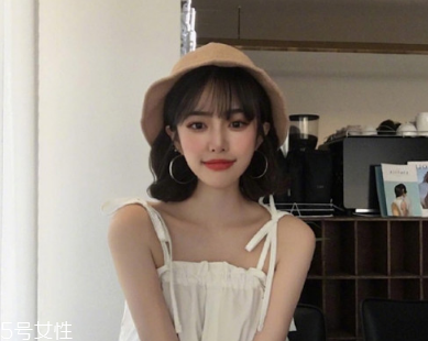 戴眼鏡的女生適合什么發型 女生戴眼鏡好看的發型