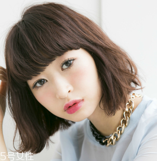 戴眼鏡的女生適合什么發型 女生戴眼鏡好看的發型