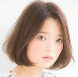 戴眼鏡的女生適合什么發型 女生戴眼鏡好看的發型