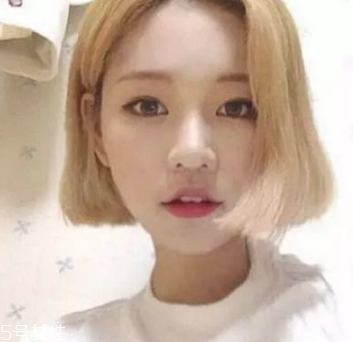 圓臉女生適合什么發型 2018圓臉女生流行發型