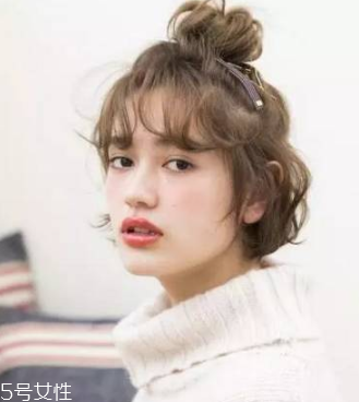 圓臉女生適合什么發型 2018圓臉女生流行發型
