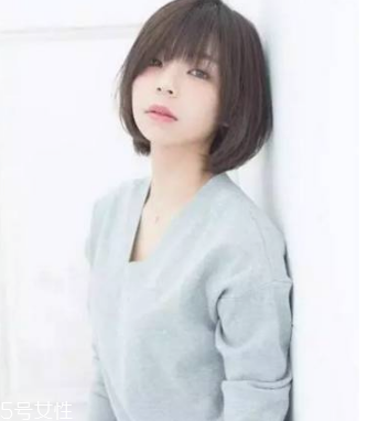 圓臉女生適合什么發型 2018圓臉女生流行發型
