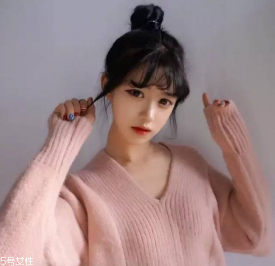 額頭高的女生適合什么發型 高額頭女生適合發型