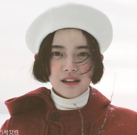 額頭高的女生適合什么發型 高額頭女生適合發型