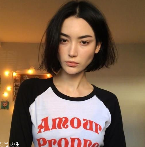 額頭高的女生適合什么發型 高額頭女生適合發型