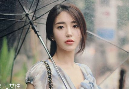 發際線高適合劉海嗎 發際線高適合什么劉海