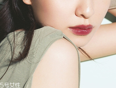 口紅弄到墻上怎么去掉？墻上口紅印怎么去掉？