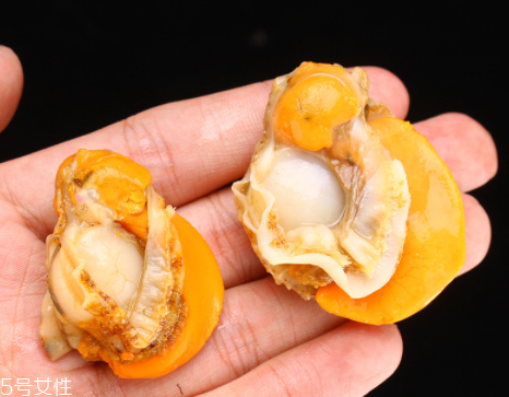 扇貝肉哪里不能吃？扇貝的月牙紅可以吃嗎？