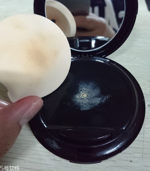雅詩蘭黛紅石榴氣墊cc代言人是誰？雅詩蘭黛氣墊哪款好用？