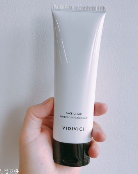 vidivici洗面奶適合什么膚質？vidivici洗面奶洗后緊繃嗎？