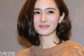 燙發能拉直嗎？燙發變直的方法