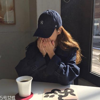 棒球帽什么顏色好看 要根據自己的形象來選