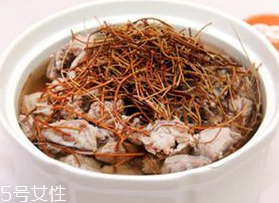 雞骨草和土茯苓燉湯好嗎 鮮嫩又有營養