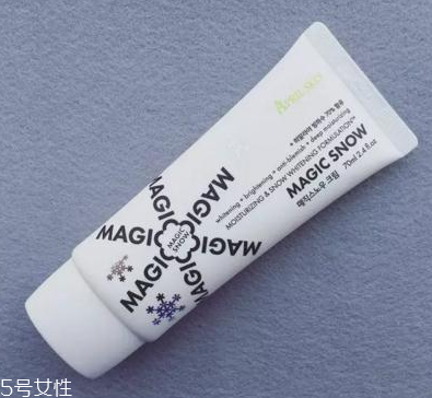 素顏霜能護膚嗎 含滋養成分才養膚