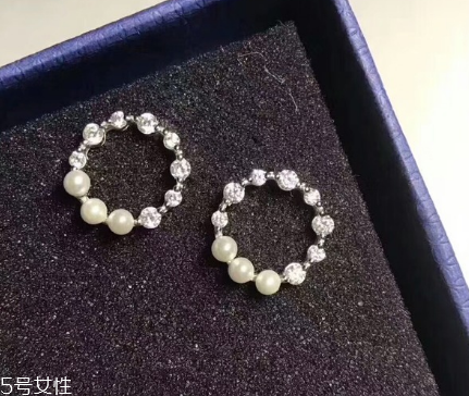 純銀耳釘為什么會變黑 保養方法要掌握