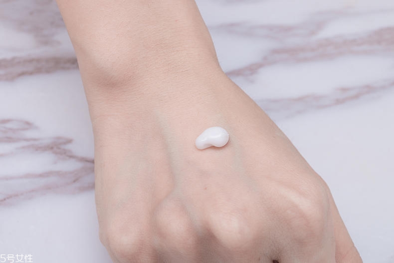 艾伊派水乳好用嗎 來自韓國(guó)的藥妝品牌