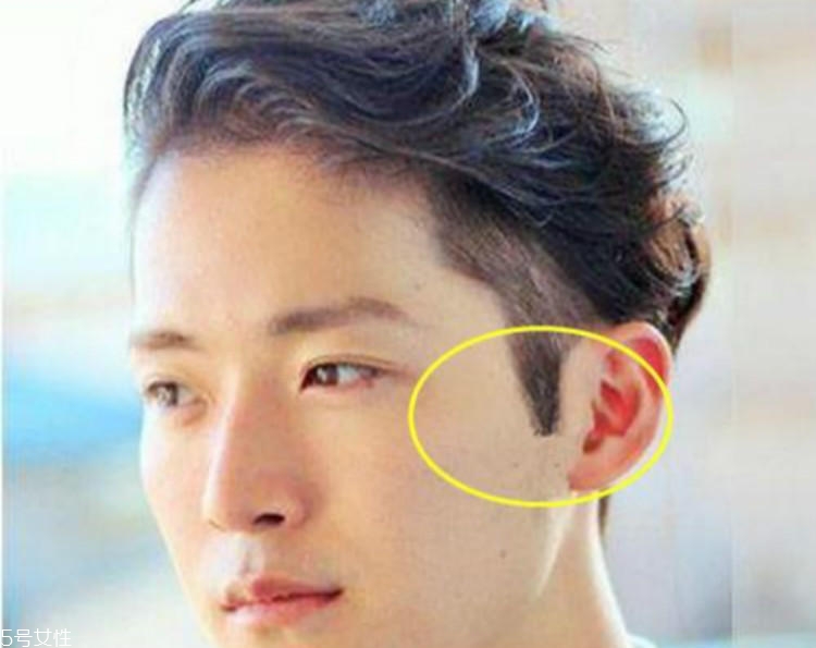 男生什么發型顯成熟 三面光清爽又帥氣