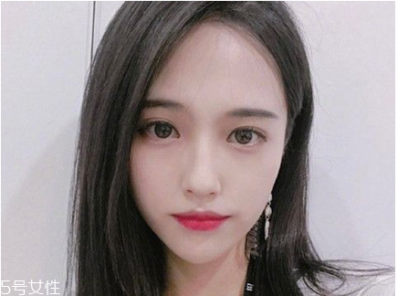 夏天黃皮適合什么發色 夏季染這些顏色顯白