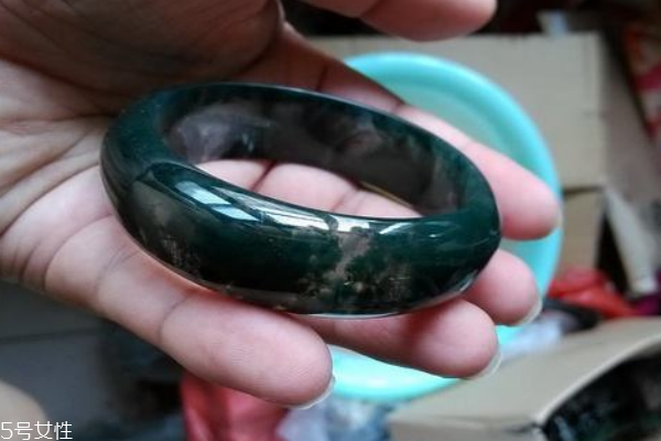 瑪瑙手鐲有裂痕怎么辦 教你輕松修復