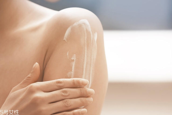 身體乳質地有幾種 乳液型和乳霜型哪個好