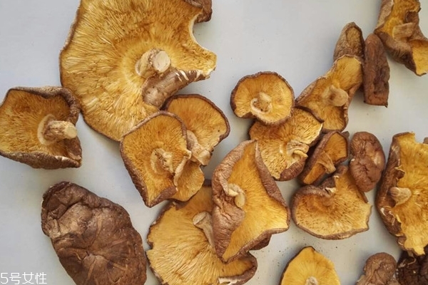 香菇為什么有股農藥味 原來是這樣