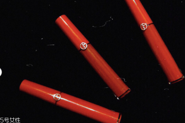 阿瑪尼紅管402和405哪個好看 阿瑪尼紅管402和405區別