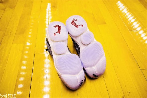 nike lebron 16詹姆斯16實戰測評 很有看點