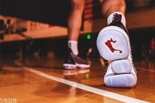 nike lebron 16詹姆斯16實戰測評 很有看點