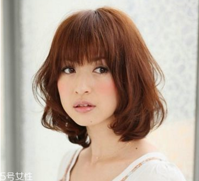 短發半丸子頭的扎法圖解 短發半丸子頭扎法教程