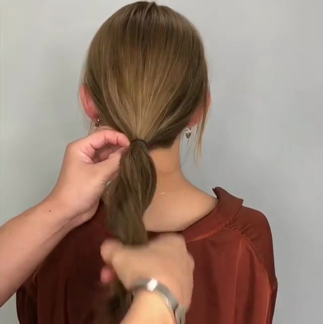 女生長發低馬尾發型怎么扎