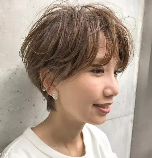 發量少怎么扎馬尾圖解 2招拯救微禿女孩