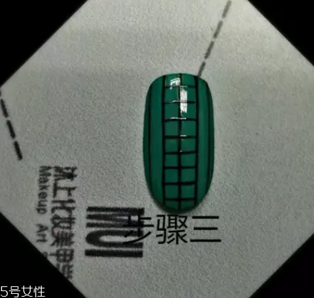 5款時髦格紋美甲圖片 擁有精致都市白領氣質