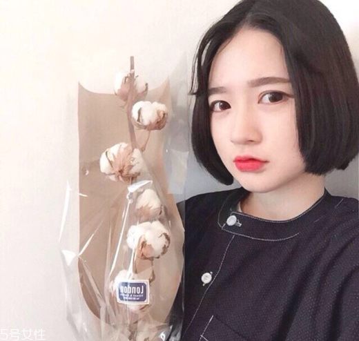 短發燙染什么樣的造型好看 不燙不染的女生短發發型
