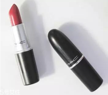 臉色黃用什么顏色的口紅 臉色發黃用這些口紅