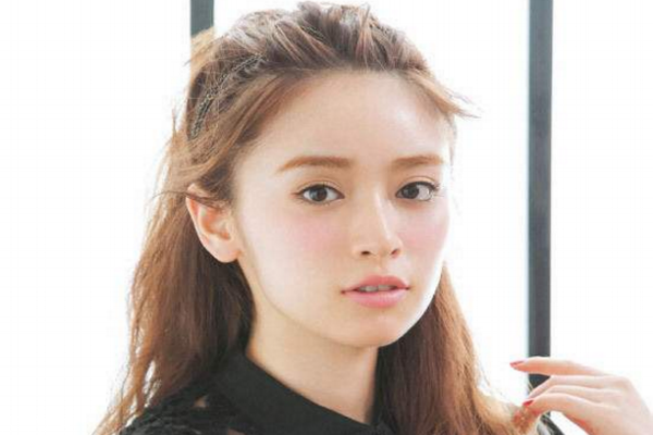 卷發扎什么發型好看 長卷發扎法教程
