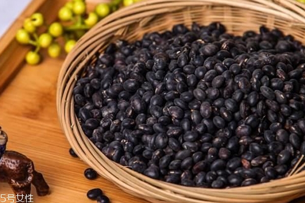 多吃黑豆頭發能變黑嗎 沒有科學根據