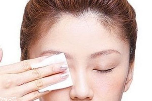 貝德瑪的平價替代 學生黨們的必備卸妝水
