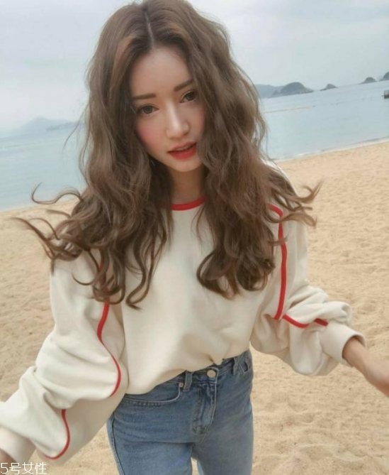 泡面劉海怎么卷 2018流行泡面卷發型圖片