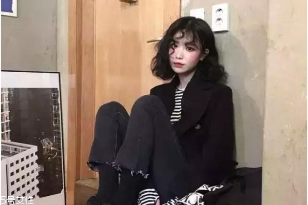 齊肩短發燙什么卷好看 齊肩發這樣弄最好看