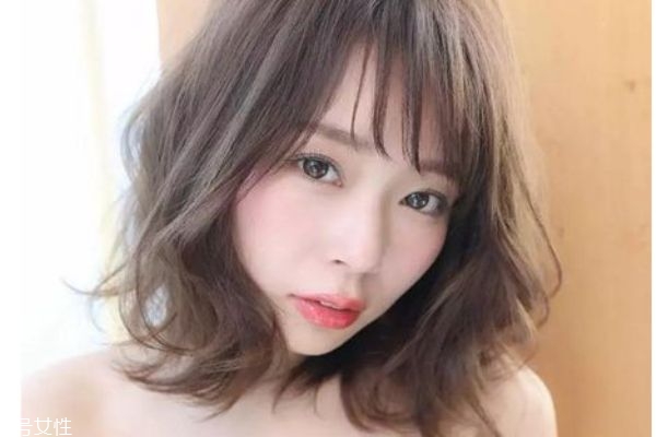 齊肩短發燙什么卷好看 齊肩發這樣弄最好看
