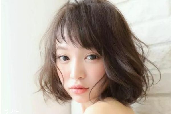齊肩短發燙什么卷好看 齊肩發這樣弄最好看