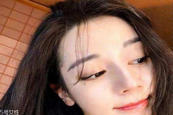 頭發染什么顏色更顯白 顯皮膚白的頭發顏色