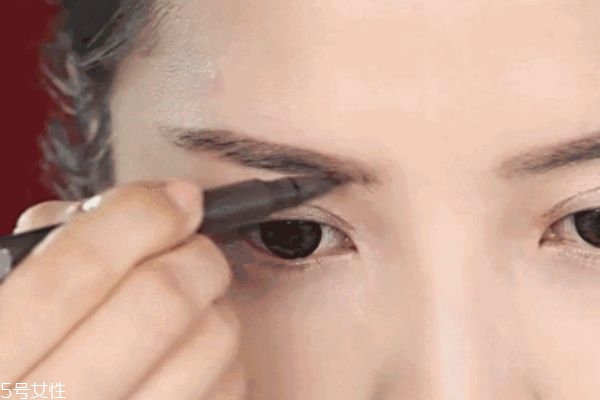 化妝有哪些誤區 新手化妝入門小訣竅有哪些