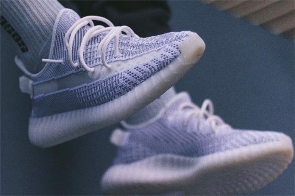 yeezy 350 static發售價格 與眾不同的半透明設計