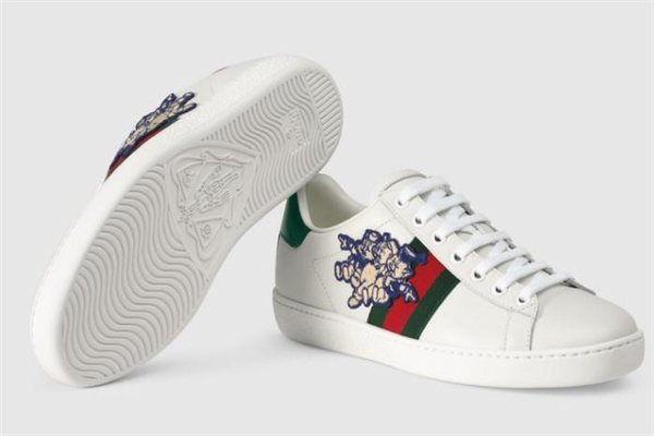 gucci豬年限定小白鞋多少錢(qián) 可愛(ài)到犯規(guī)